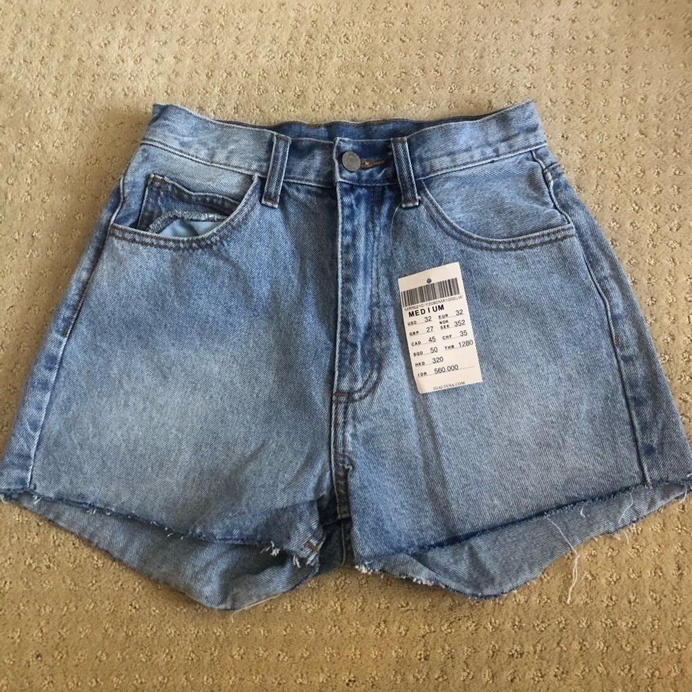 BRANDY MELVILLE shorts